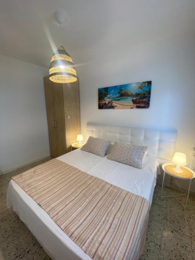Apartment Oskar Beach بات يام المظهر الخارجي الصورة
