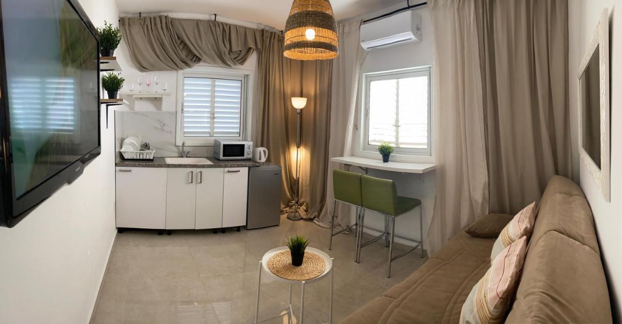 Apartment Oskar Beach بات يام المظهر الخارجي الصورة