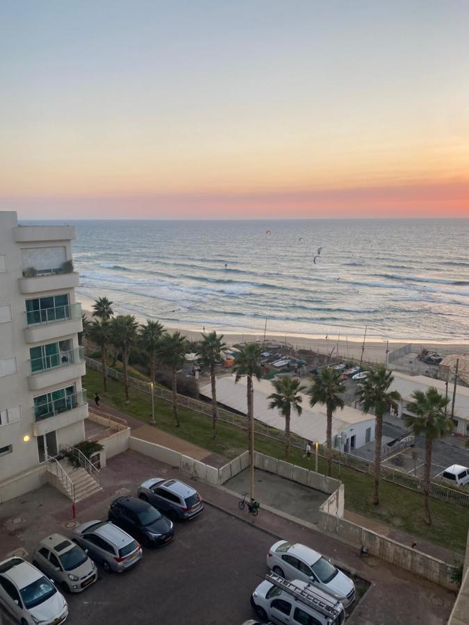 Apartment Oskar Beach بات يام المظهر الخارجي الصورة