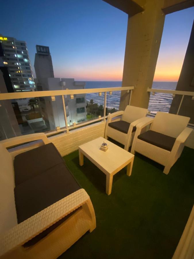 Apartment Oskar Beach بات يام المظهر الخارجي الصورة