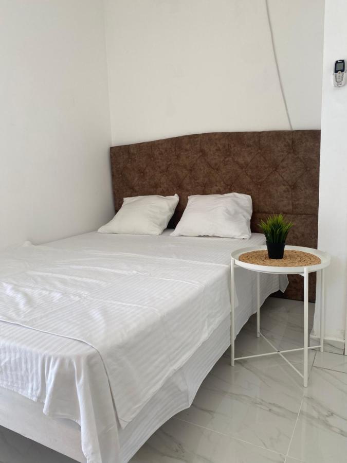 Apartment Oskar Beach بات يام المظهر الخارجي الصورة