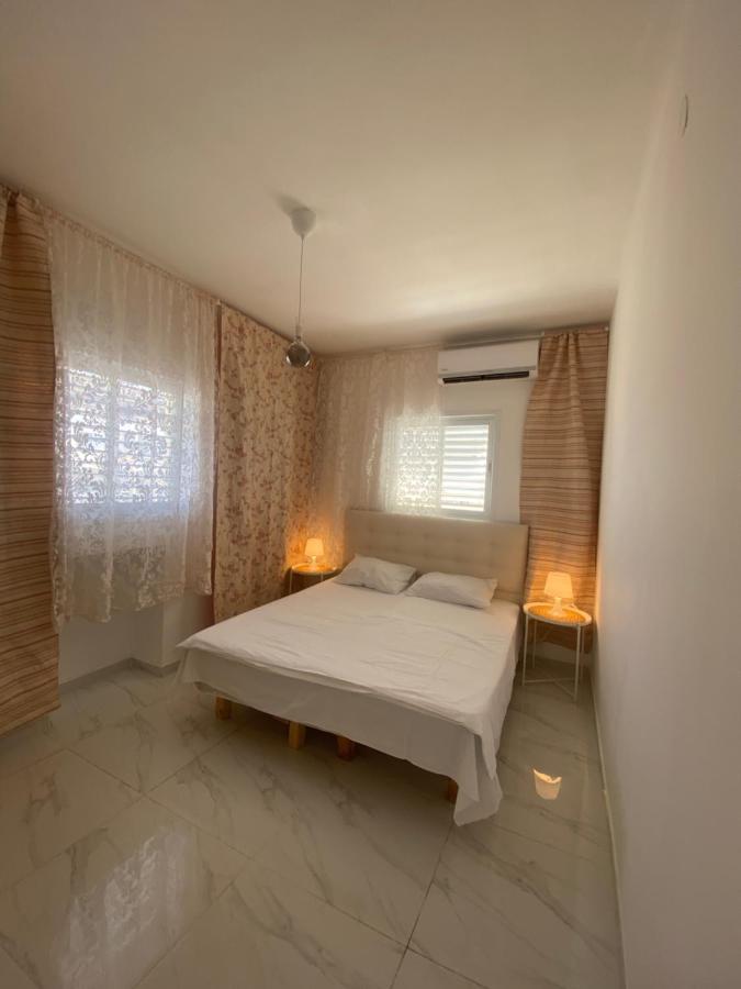 Apartment Oskar Beach بات يام المظهر الخارجي الصورة